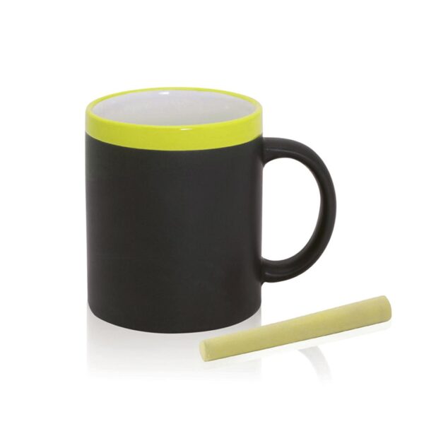 Taza de cerámica amarilla con cuerpo pizarra y tiza a juego